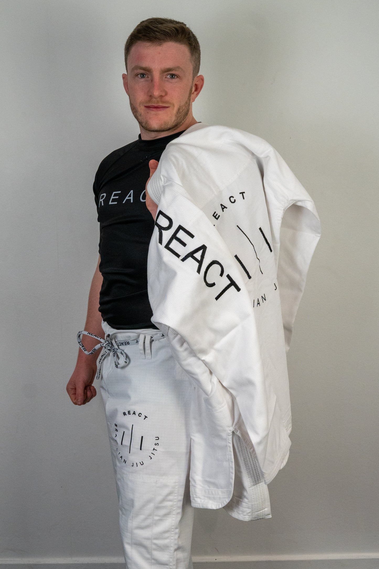 React Classic Gi - White